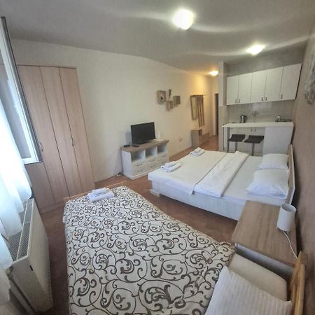 Apartmani Jasmin Нови Сад Екстериор снимка