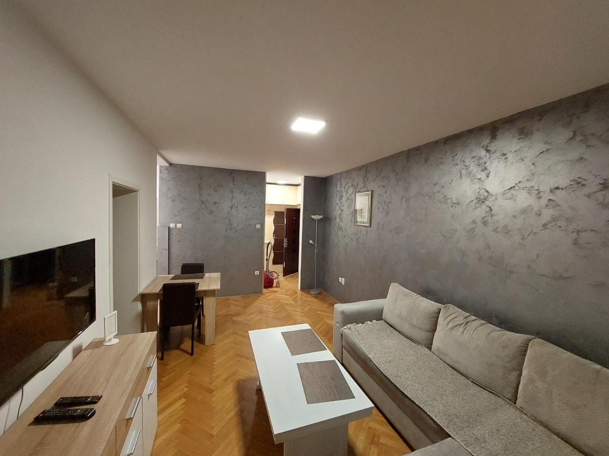 Apartmani Jasmin Нови Сад Екстериор снимка