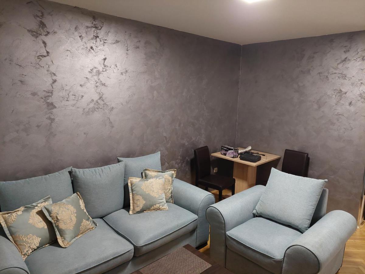 Apartmani Jasmin Нови Сад Екстериор снимка